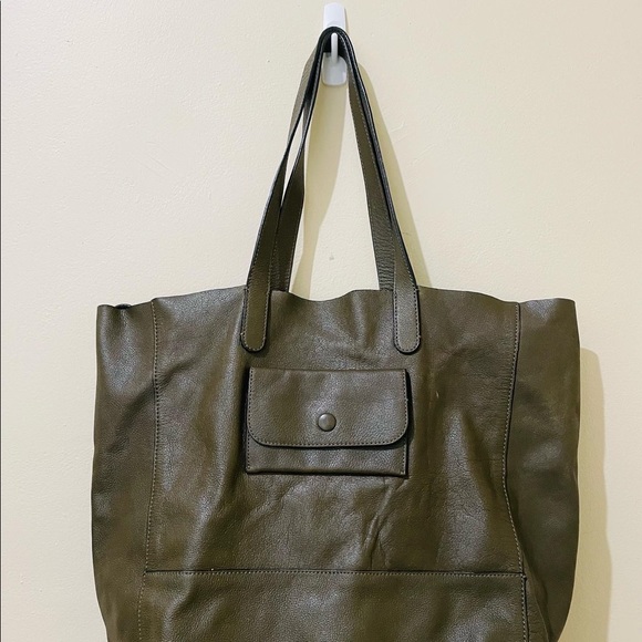 Calvin Klein tote bag in Olive Green - Picture 1 of 2
